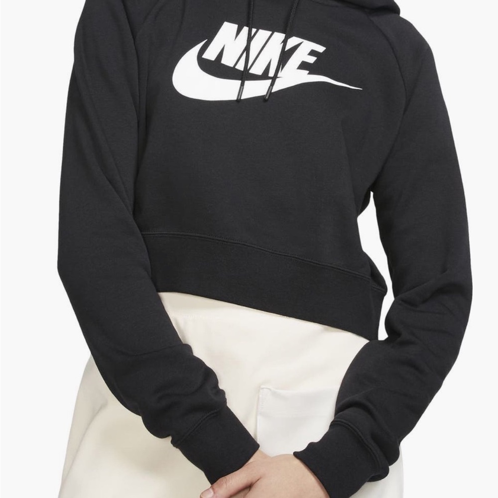 Nike Sportswear Essential Cropped Hoodie